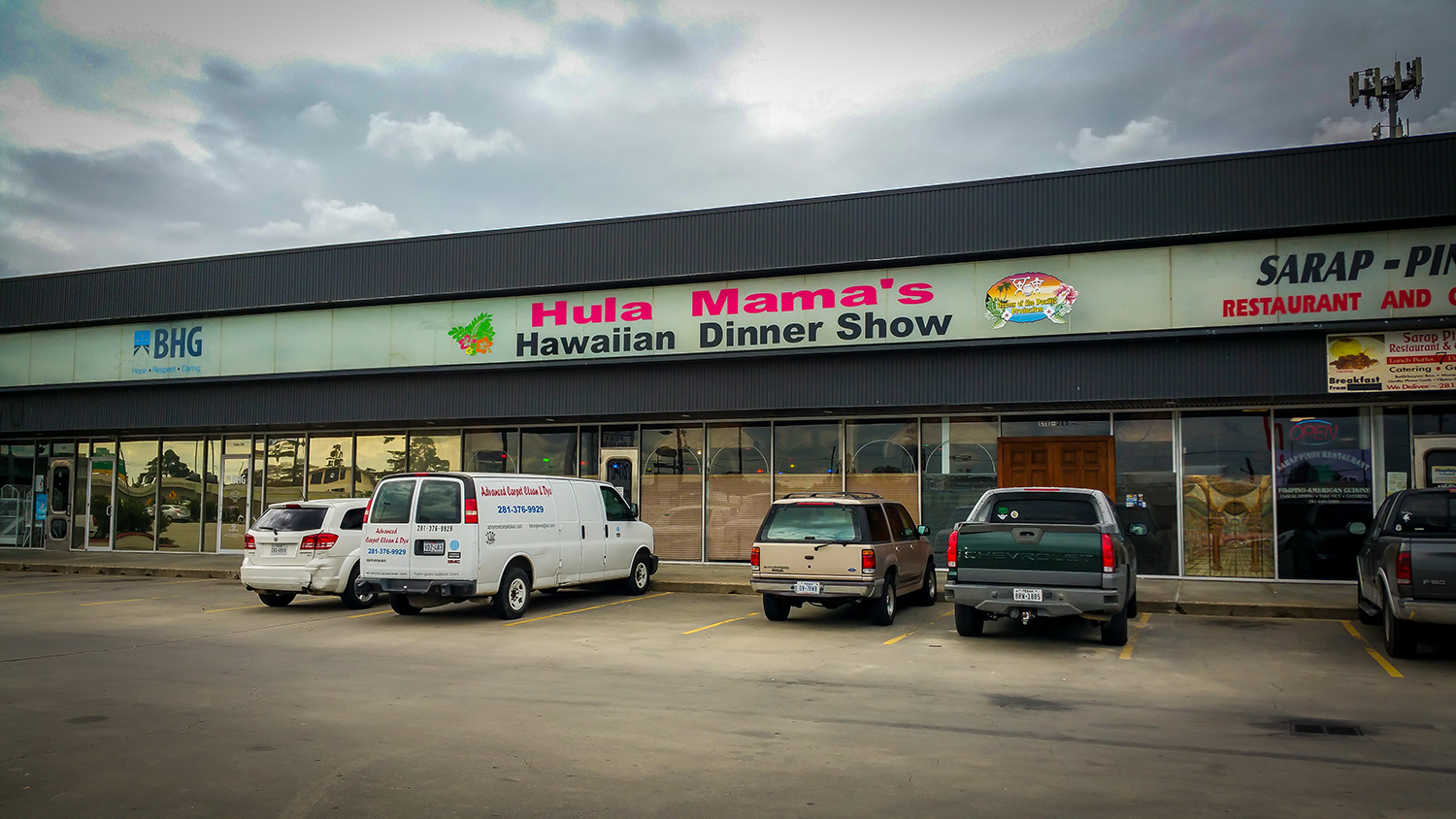 Hula Mama’s Hawaiian Dinner Show opens this month in Humble, Texas