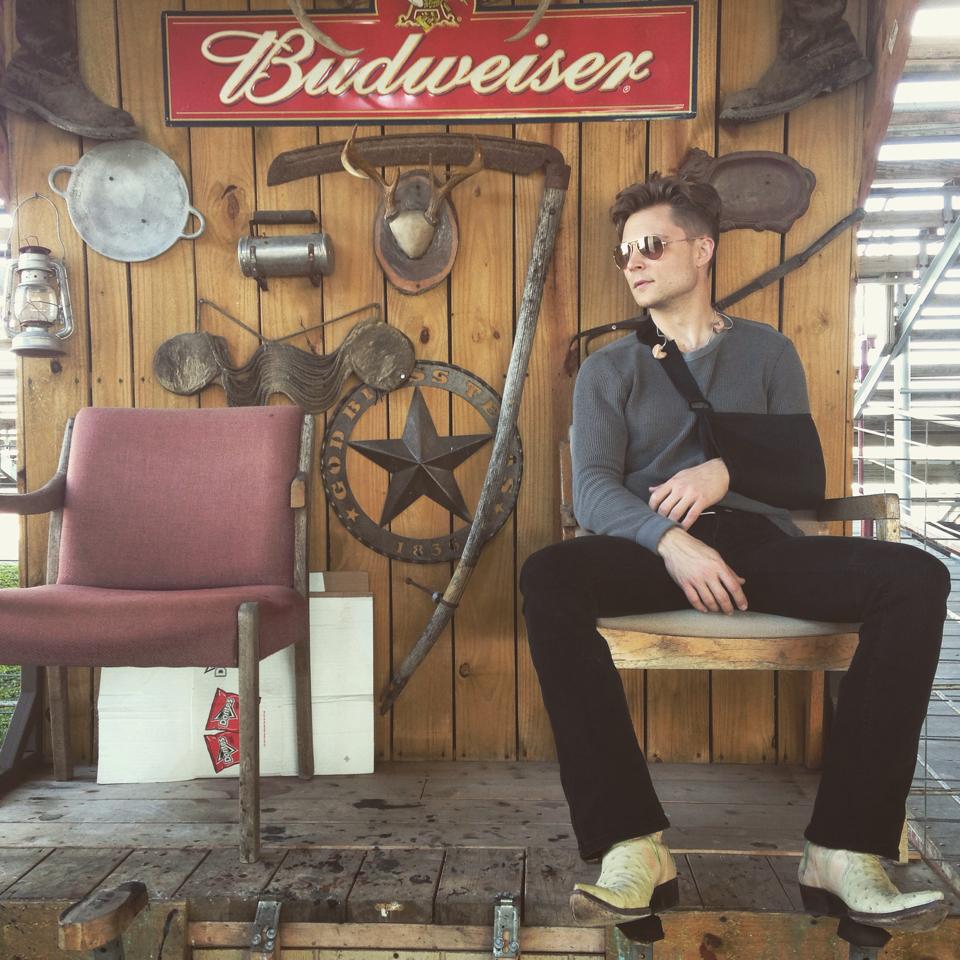 Frankie Ballard separated his shoulder, and “busted a rib” during Friday nights Rodeo performance