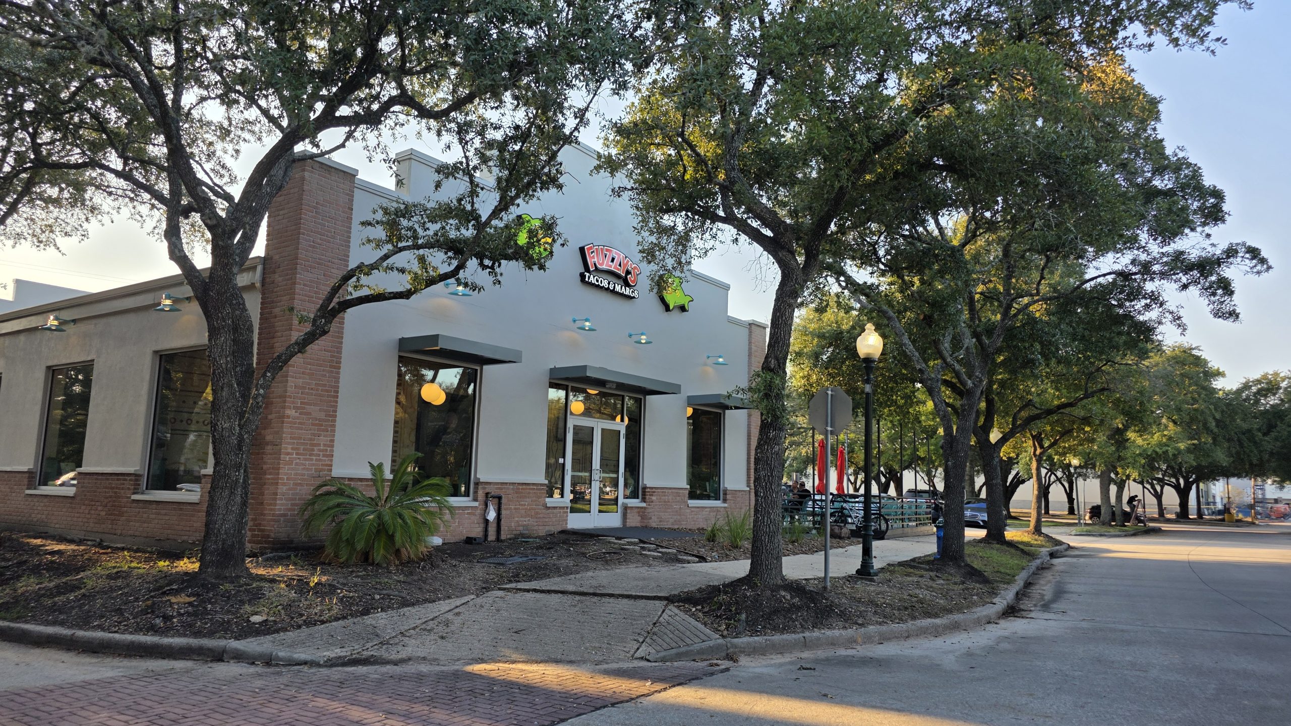 Fuzzy’s Tacos and Margs Now Open in Kingwood