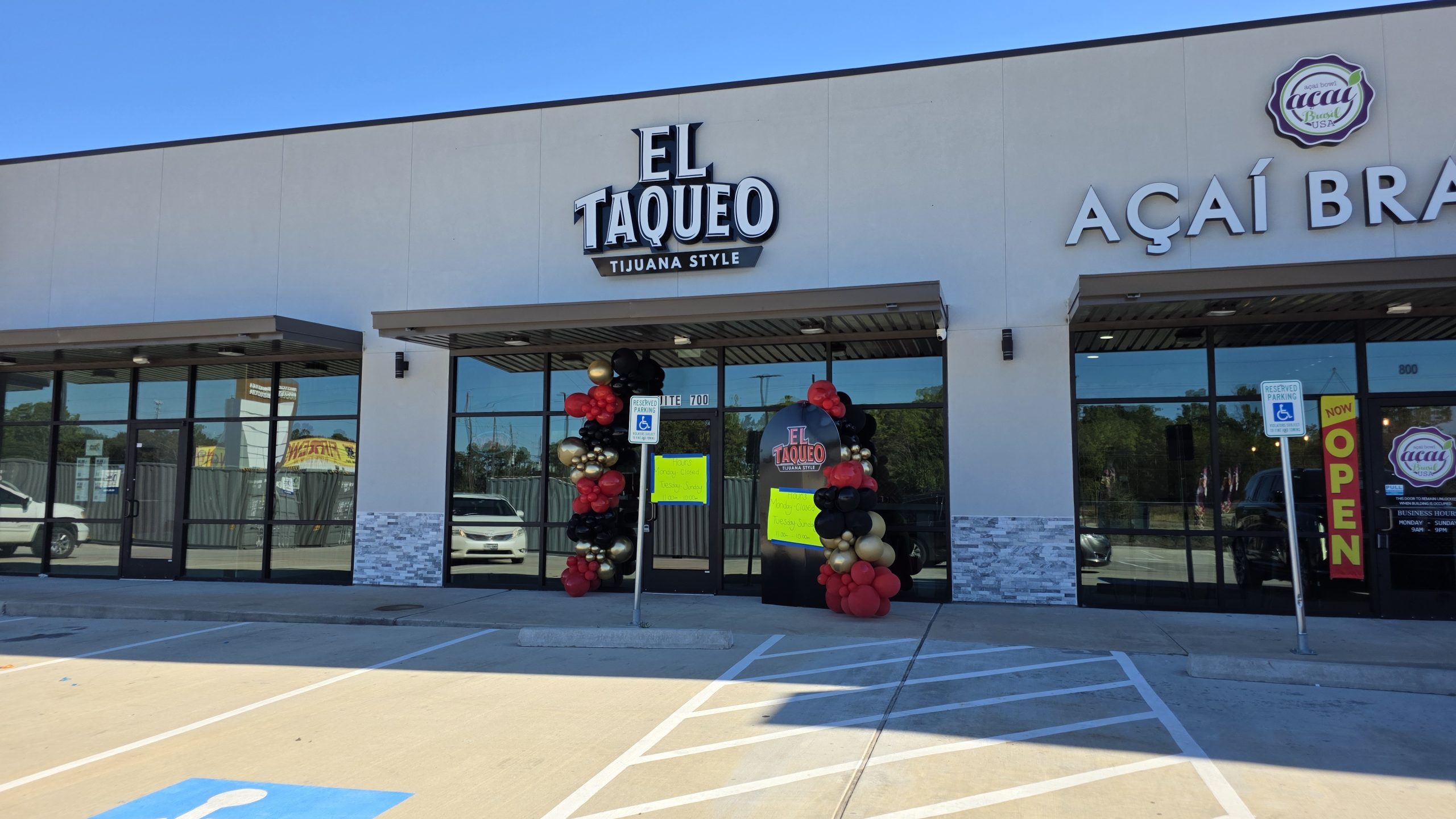 EL TAQUEO Tijuana Style Restaurant