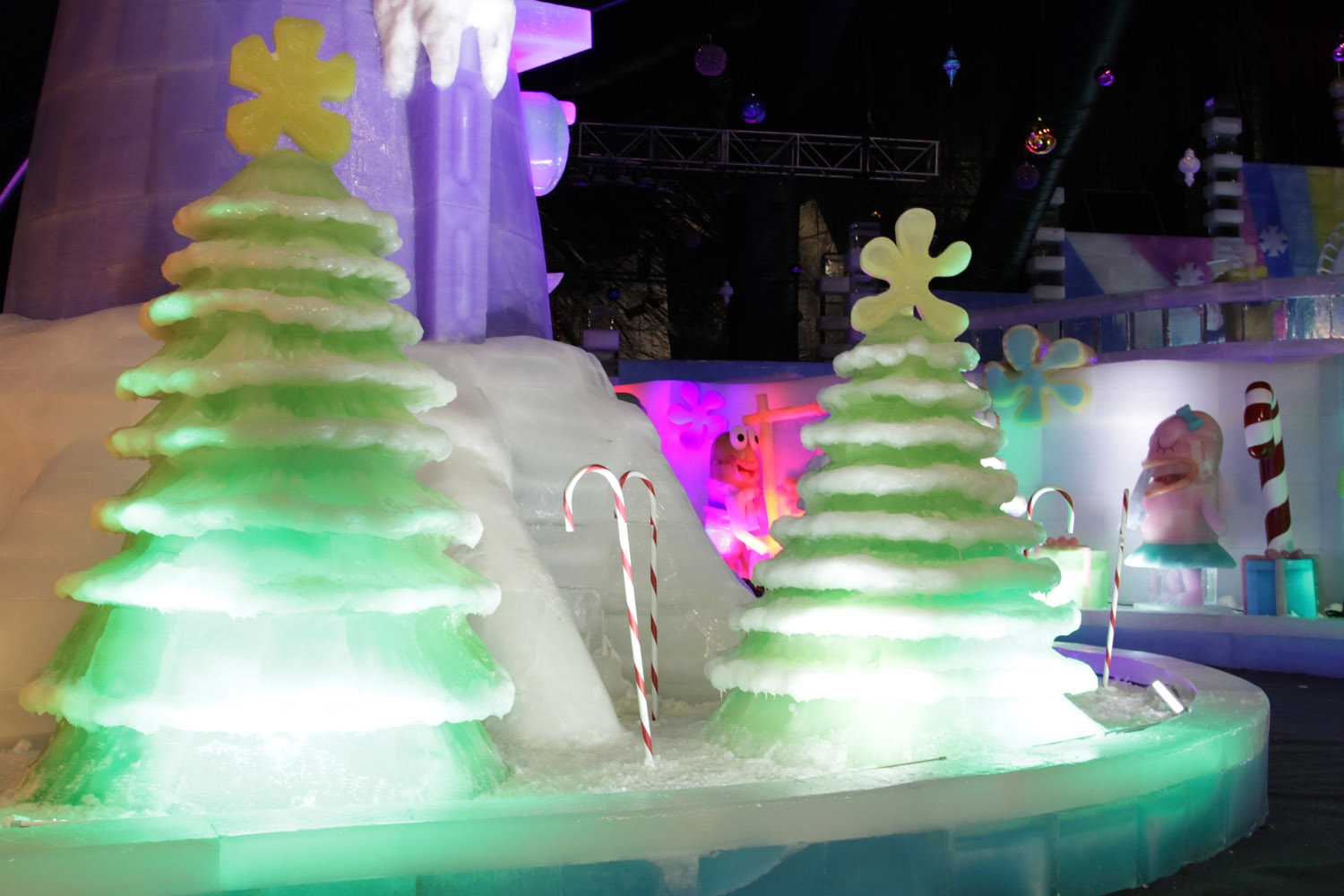 Moody Gardens Ice Land: Christmas fun from around the world - ABC7