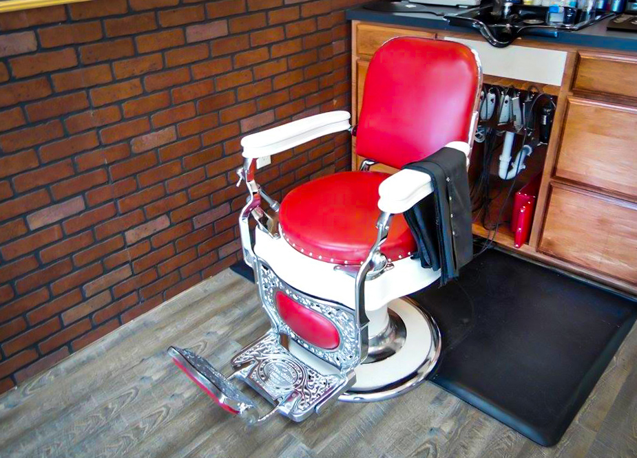 91-year-old barber opens Bob's Old Fashioned Barber Shop in