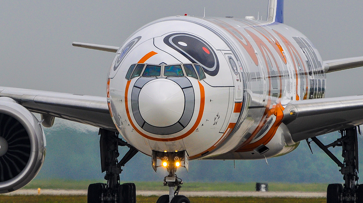 ANA 'Star Wars' Jet Lands at Bush Airport - HKA Texas